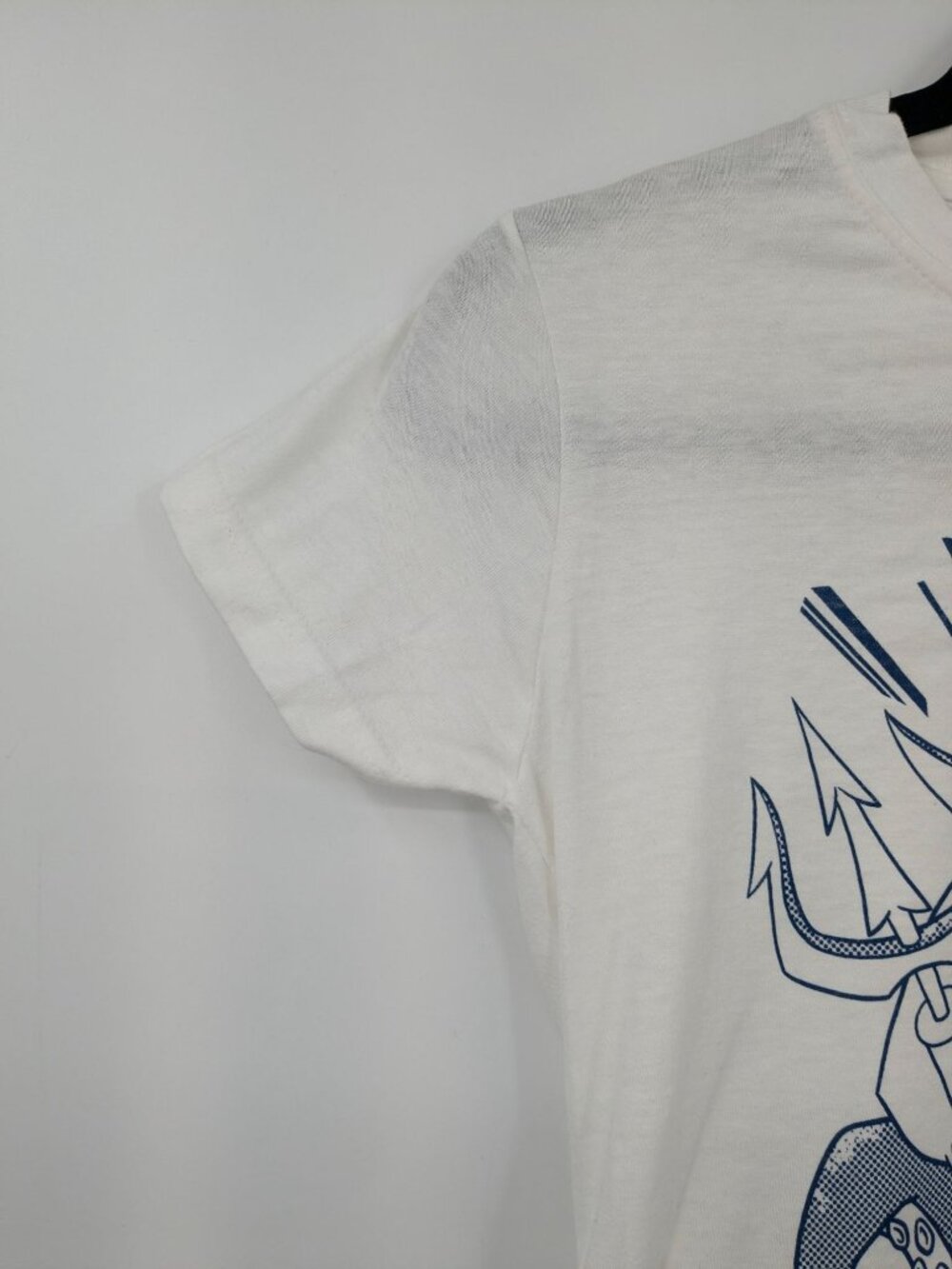 Disney Villains Ursula Graphic T Shirt Salty Sea Witch Streetwear Y2K X Small - Picture 4 of 5